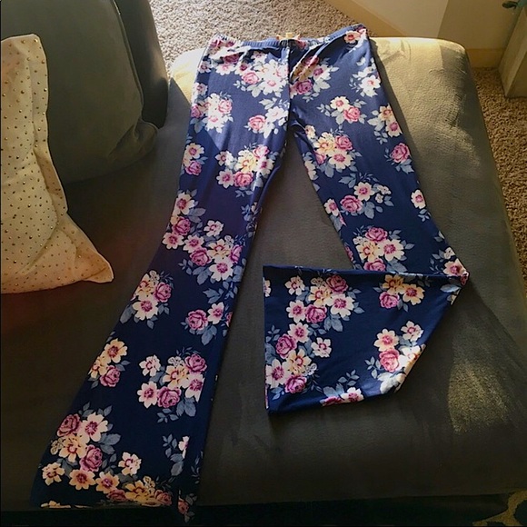 5🌟1 Left! Blue Botanical Fit & Flared Bottoms - Picture 5 of 11